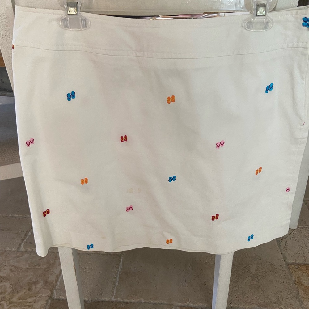 Rafaella White Mini Pencil Skirt with flip flops! Adorable!
